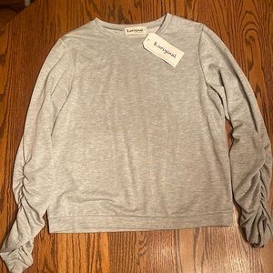 NWT Juniors lightweight sweatshirt